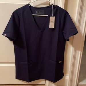 NWT Figs Casma size medium navy